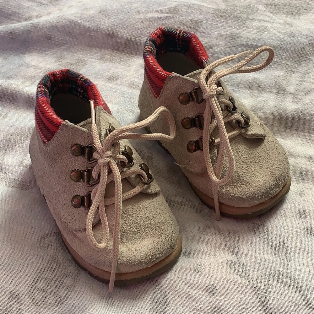 Gold Bug Tan Red Plaid Baby Shoes Sz 2